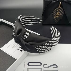Elegant Black and White Wide Knot Headband